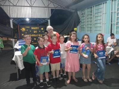 Noite de AutÃ³grafos reuniu centenas de pessoas em Rio Bonito do IguaÃ§u
